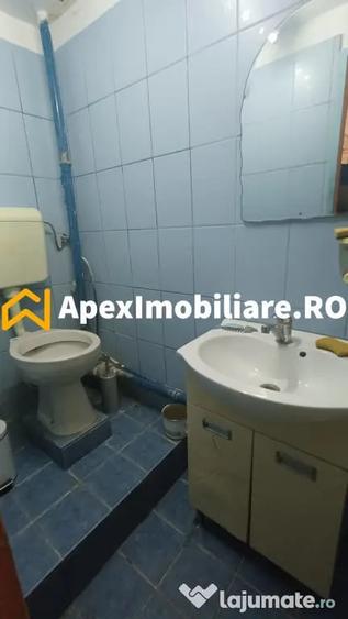 Spațiu comercial, de 30 mp, în Titan