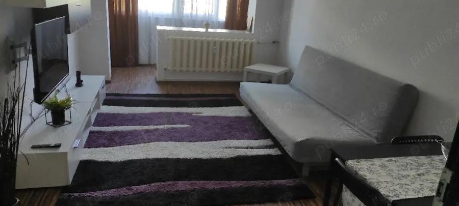 Garsonieră decomandată în Far