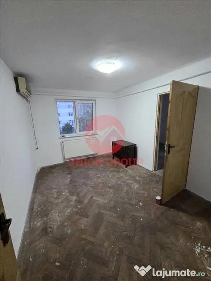Apartament cu 2 camere semidecomandat în Brotăcei