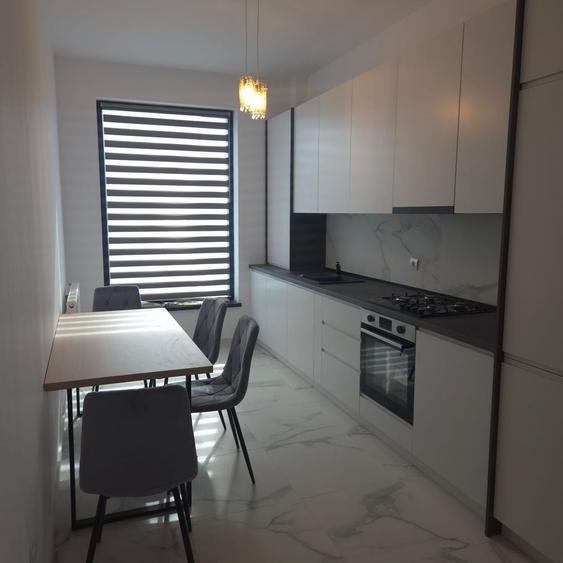 Apartament cu 3 camere decomandat în Periferie