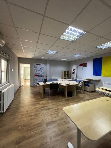 Casă cu 11 camere cu Canalizare în Titan