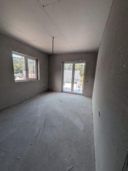 Duplex cu 4 camere cu Canalizare în Florești