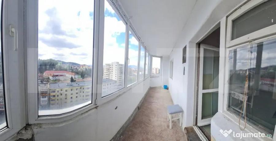 Apartament cu 3 camere decomandat în Griviței