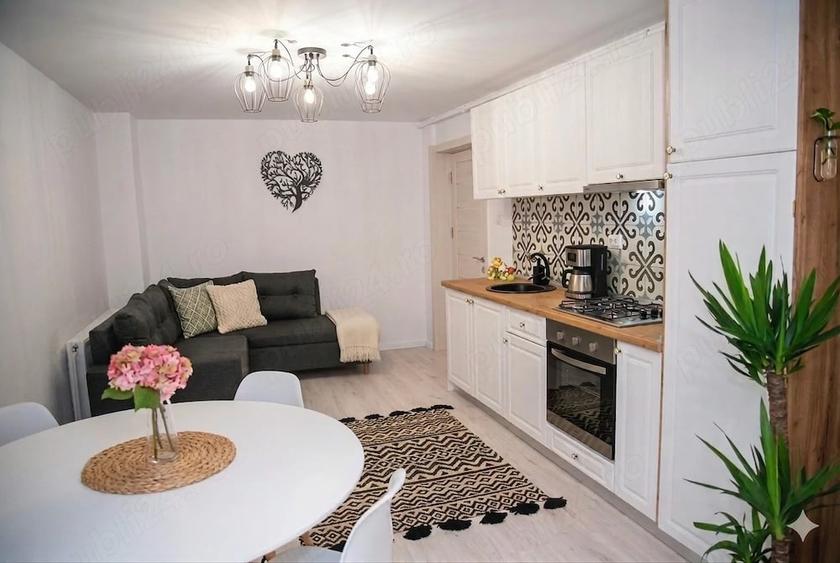 Apartament cu 3 camere decomandat în Târgu Ocna