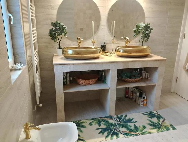 Casă cu Teren 327 Mp în Bascov