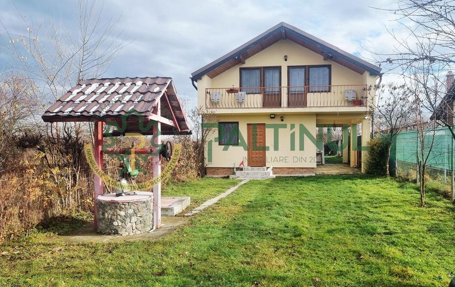 Casă individuală cu 4 camere cu Canalizare în Central