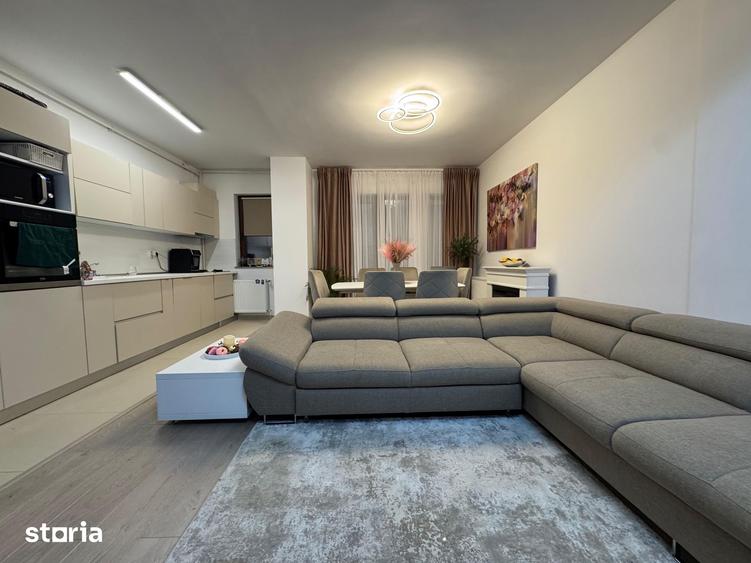 Apartament cu 3 camere semidecomandat în Sisești