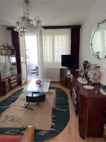 Apartament cu 2 camere decomandat în Micro 17