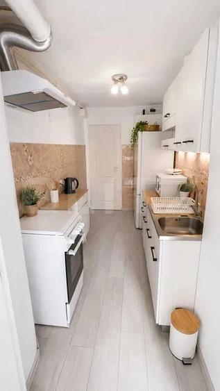 Spatiu comercial, zona Cetate - 1