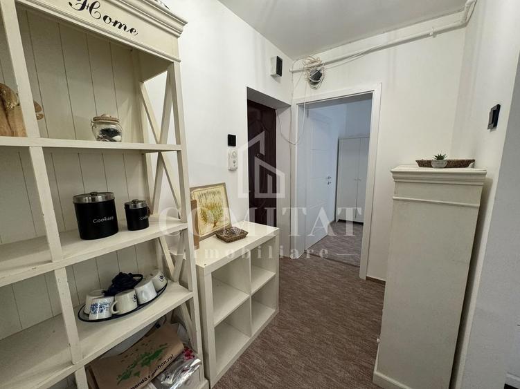 Apartament cu 3 camere semidecomandat, mobilat în Gheorgheni