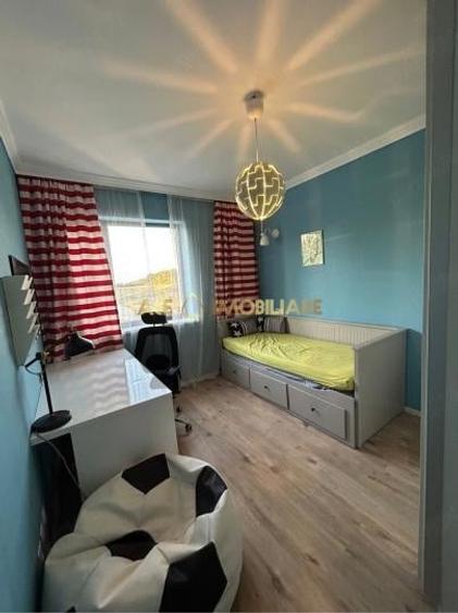 Apartament cu 4 camere decomandat, mobilat în Băneasa