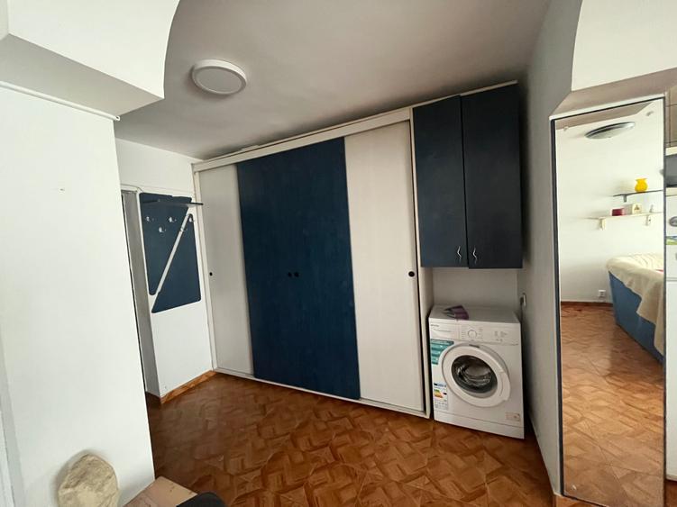 Garsonieră decomandată în Nerva Traian