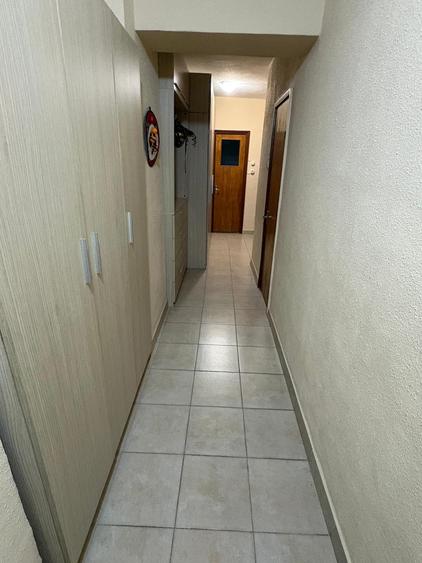 Apartament cu 3 camere decomandat în Victoriei