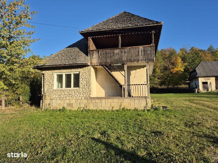 Casă cu 3 camere în Ciocotiș