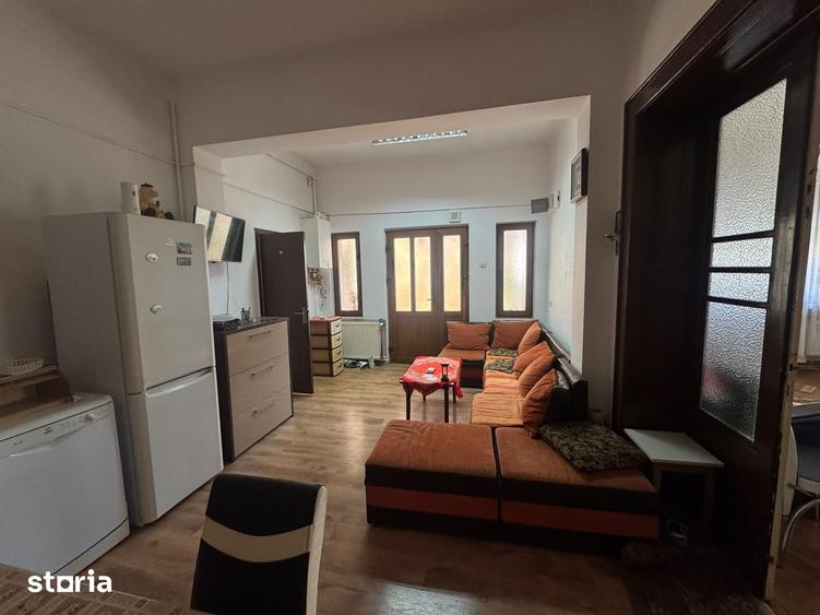 Casă cu 4 camere cu Teren 252 Mp în Sub Arini