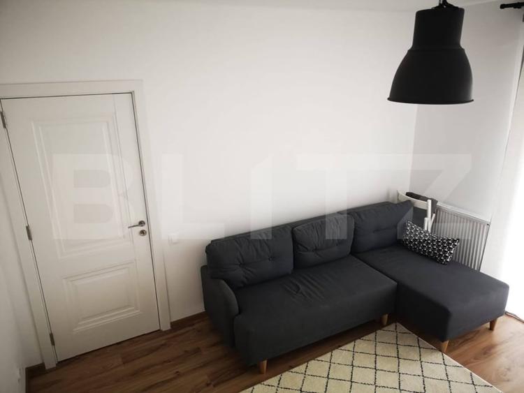 Apartament cu 2 camere semidecomandat, mobilat în Florești