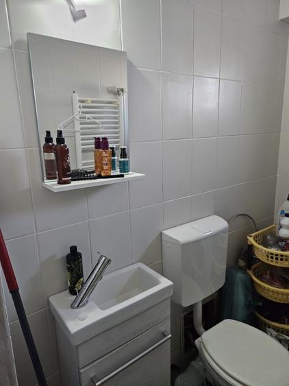 Apartament cu 3 camere decomandat în Capitol