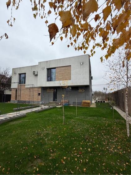 Casă individuală cu 5 camere cu Canalizare în Sud-Est