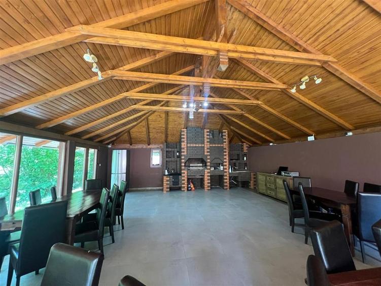 Casă cu 7 camere cu Teren 5000 Mp în Bulzeștii de Sus