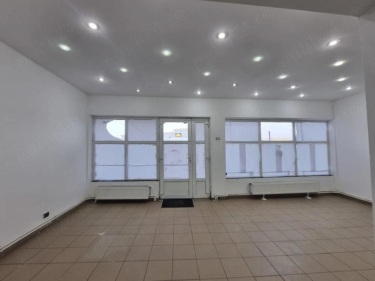 Spațiu comercial, de 80 mp, în Nord