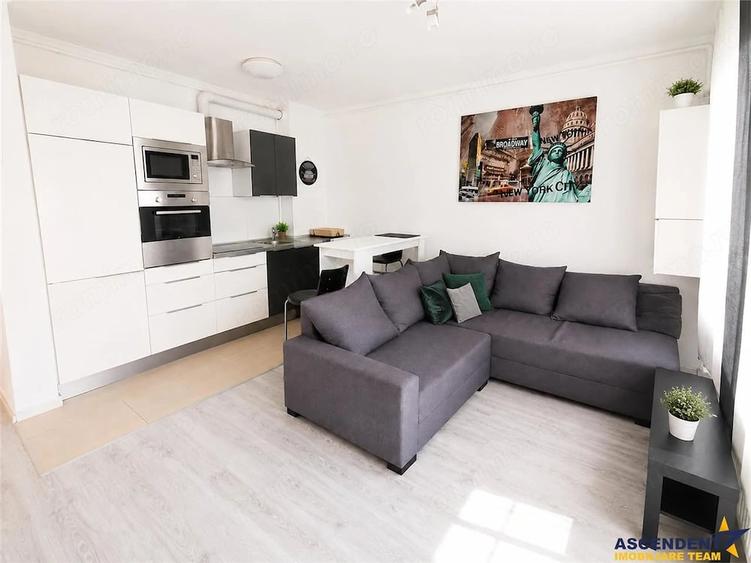 Apartament cu 2 camere decomandat în Tractorul