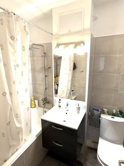 Apartament cu 2 camere semidecomandat în Vitan