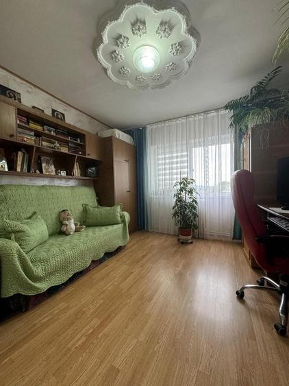 Apartament cu 3 camere decomandat în Central