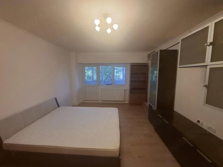 Garsonieră decomandată în Vitan