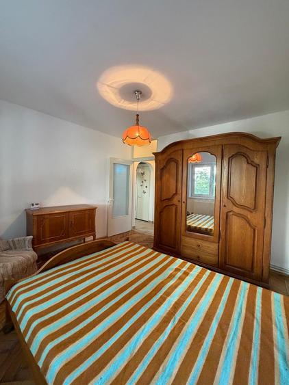 Apartament cu 2 camere decomandat în