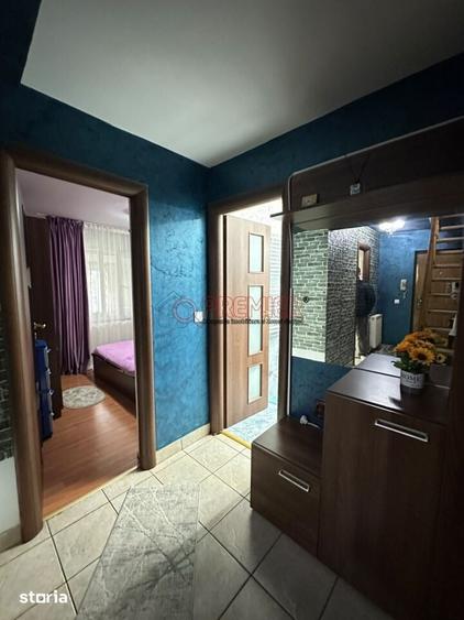 Apartament cu 3 camere în Berceni