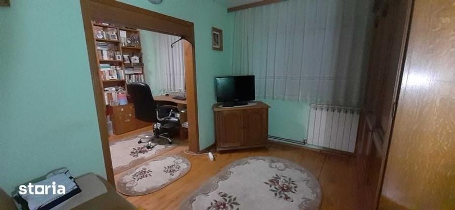 Apartament cu 3 camere decomandat în Burdujeni