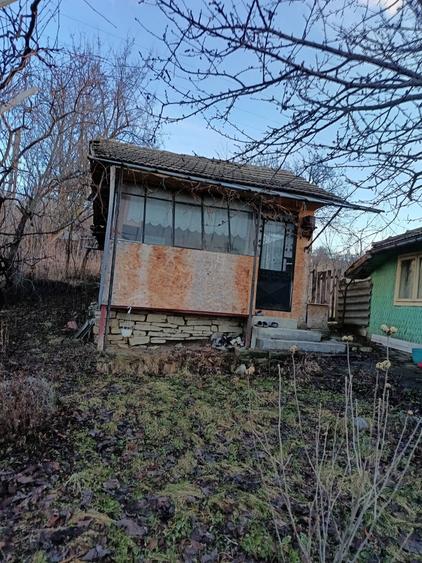 Casă cu 4 camere în Nucșoara de Jos