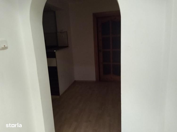 Apartament cu 3 camere decomandat în Humulești