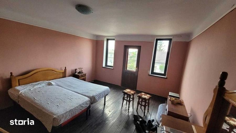 Casă cu 3 camere cu Teren 120 Mp în Central