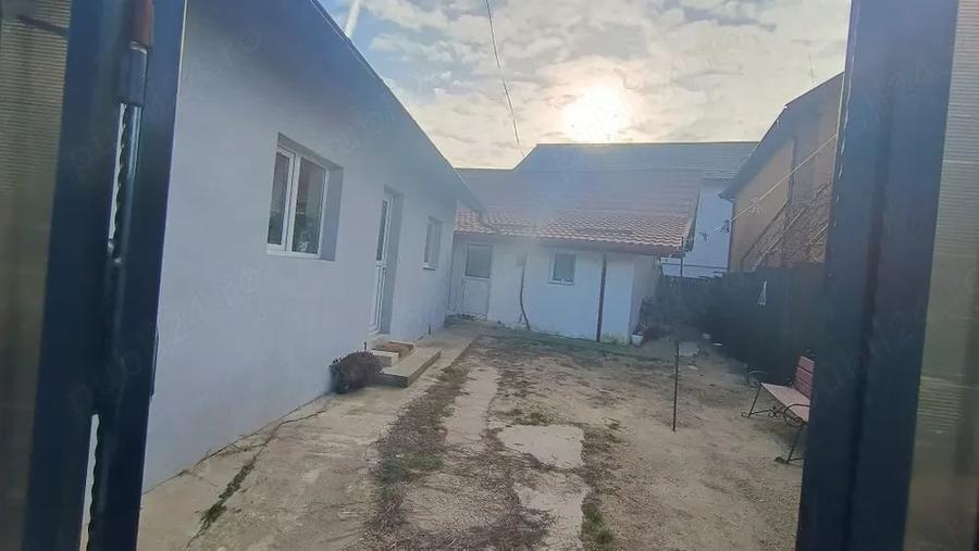Casă cu Teren 230 Mp în Smeura