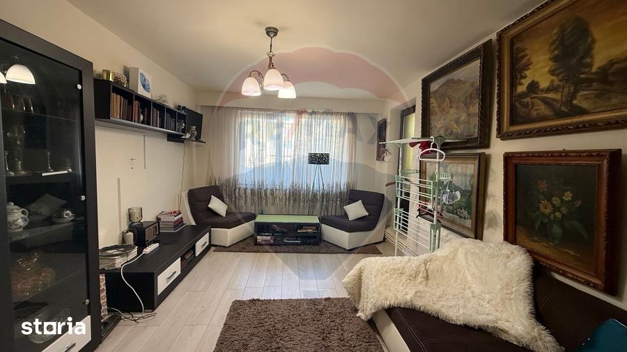 Apartament cu 3 camere în Traian