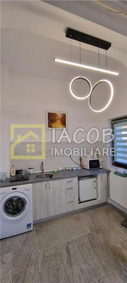 Duplex cu 4 camere cu Canalizare în Central
