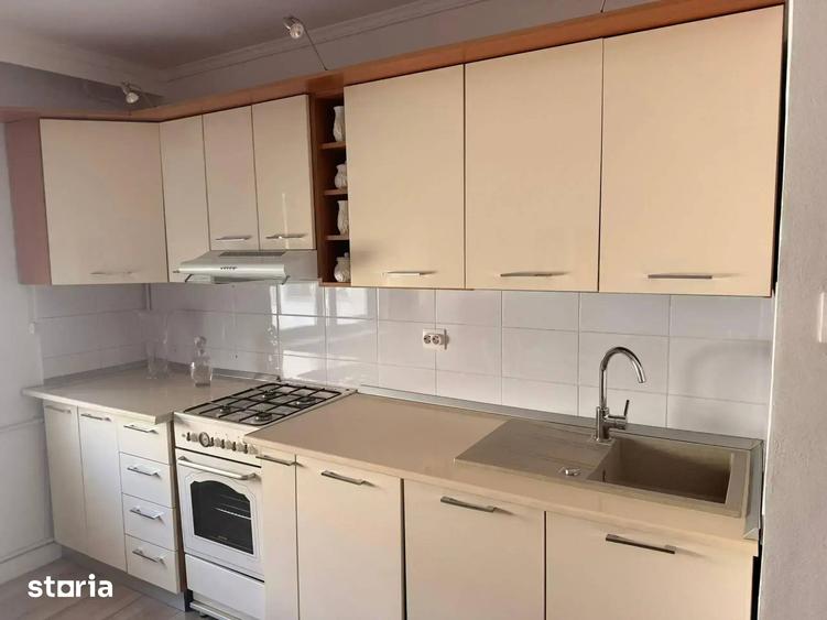 Apartament cu 3 camere, mobilat în Vitan