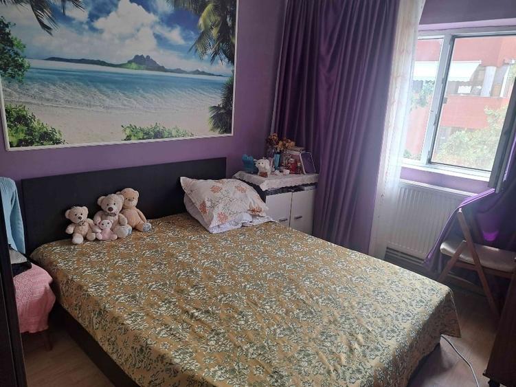 Apartament cu 4 camere decomandat în Dacia