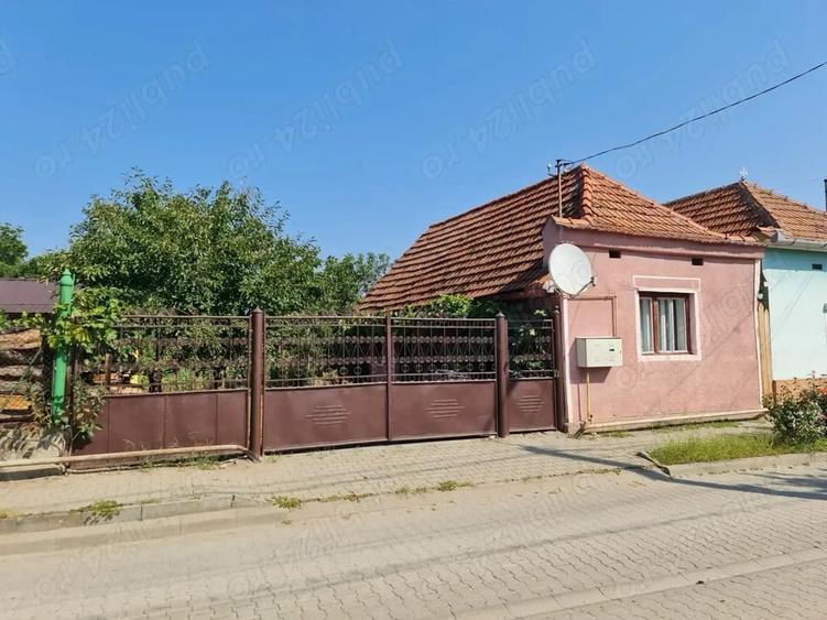Casă cu 2 camere cu Teren 334 Mp în Vinerea