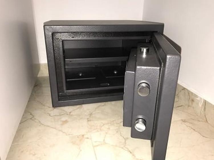 Apartament cu 2 camere semidecomandat în 1 Mai