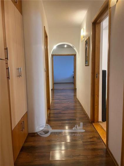 Apartament cu 3 camere decomandat în Nicolina