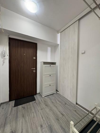 Apartament cu 3 camere semidecomandat, mobilat în Lujerului