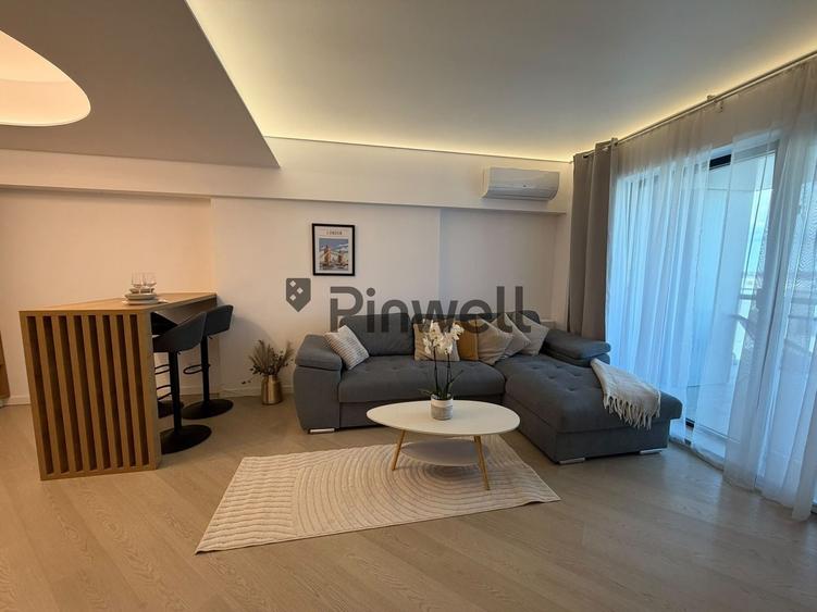 Apartament cu 3 camere semidecomandat, mobilat în Pipera