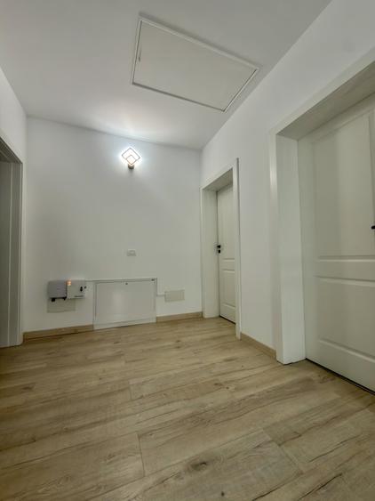 Duplex cu 5 camere cu Canalizare în Utvin