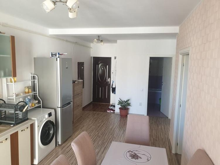 Apartament cu 2 camere decomandat în Florești