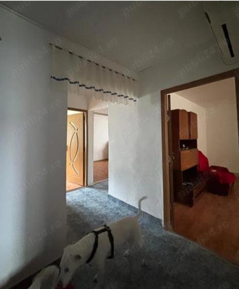 Apartament cu 3 camere decomandat în Exterior Vest