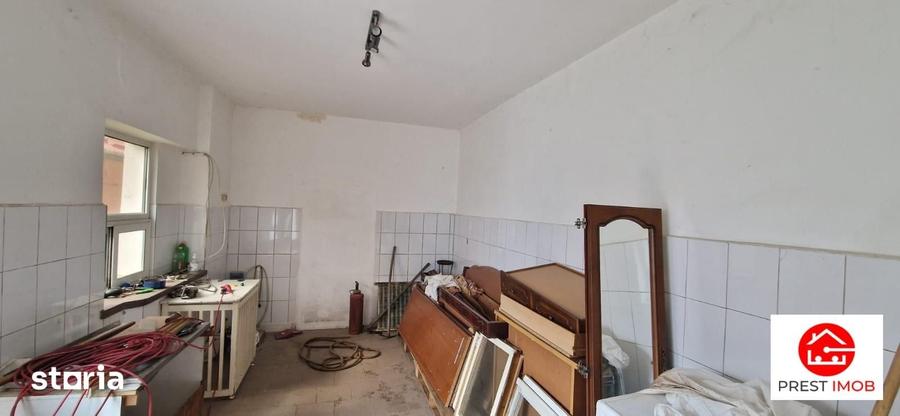 Casă cu 6 camere cu Teren 1618 Mp în Ernei
