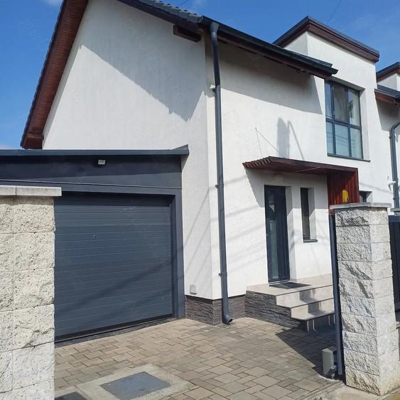 Casă cu 2 camere cu Teren 220 Mp în Central