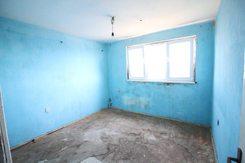 Apartament cu 3 camere decomandat în Micro 20